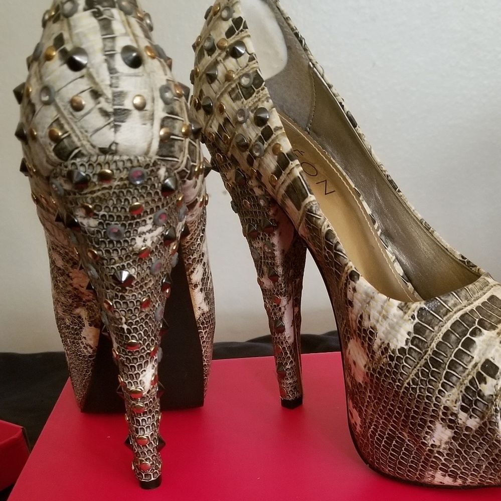 Shoes - Picture 3 of 3